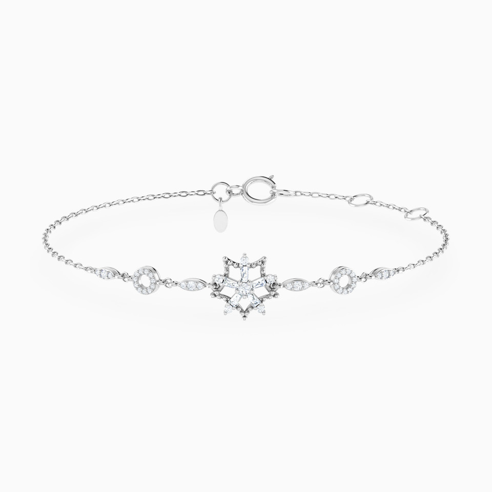 Star Diamond Chain Bracelet in 18K Gold Star Diamond Chain Bracelet in 18K Gold