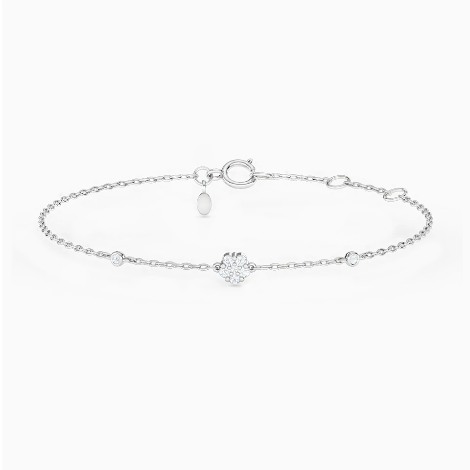 Flower Diamond Chain Bracelet in 18K Gold Flower Diamond Chain Bracelet in 18K Gold