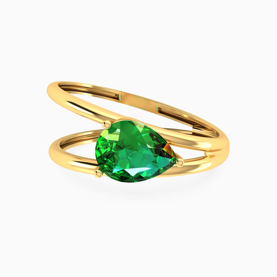 Pear Green Stones Ring in 18K Gold Pear Green Stones Ring in 18K Gold