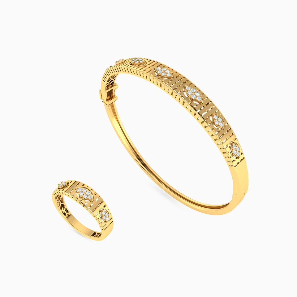 Marquise Shapes Cubic Zirconia Half Set In 18K Gold (2 Pieces) Marquise Shapes Cubic Zirconia Half Set In 18K Gold (2 Pieces)