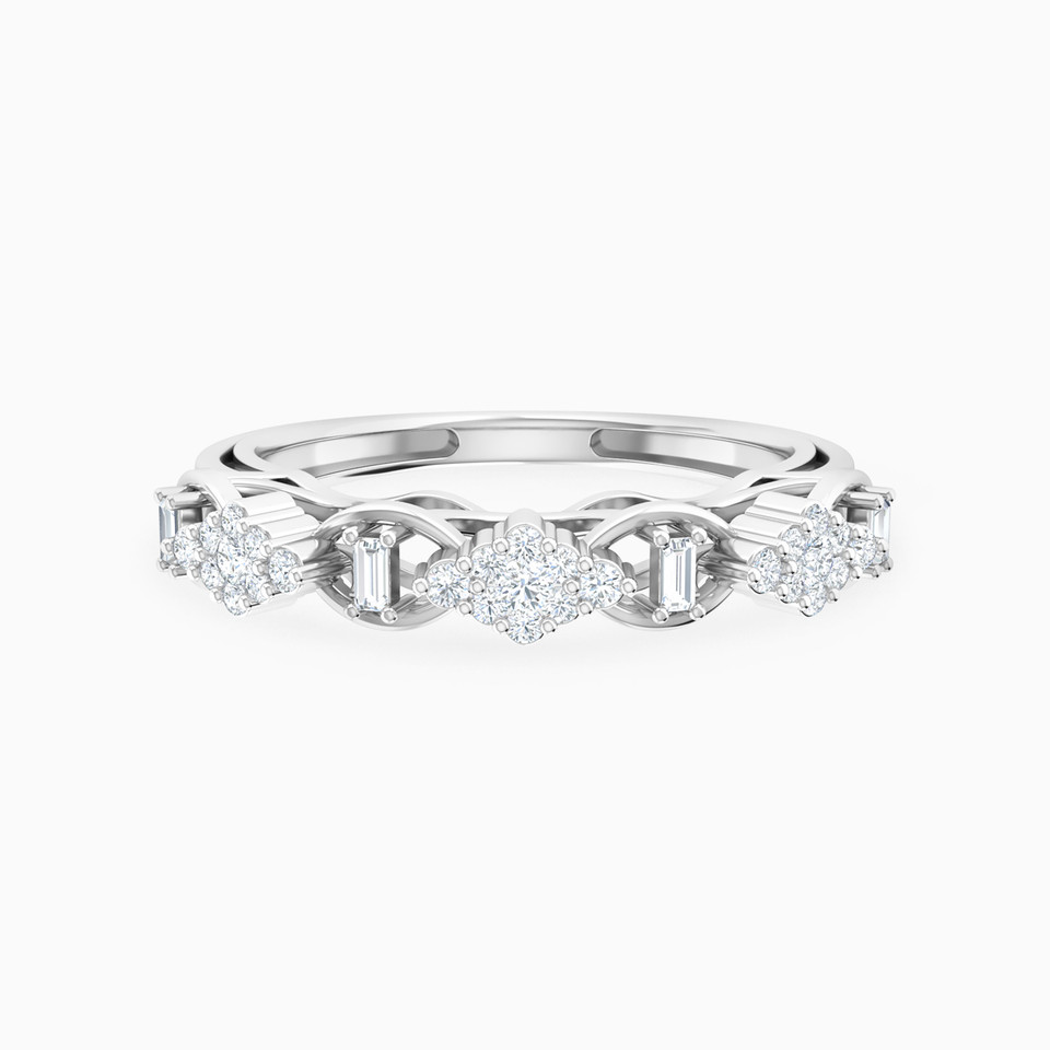 Lozenge Clusters Diamond Ring in 18K Gold Lozenge Clusters Diamond Ring in 18K Gold