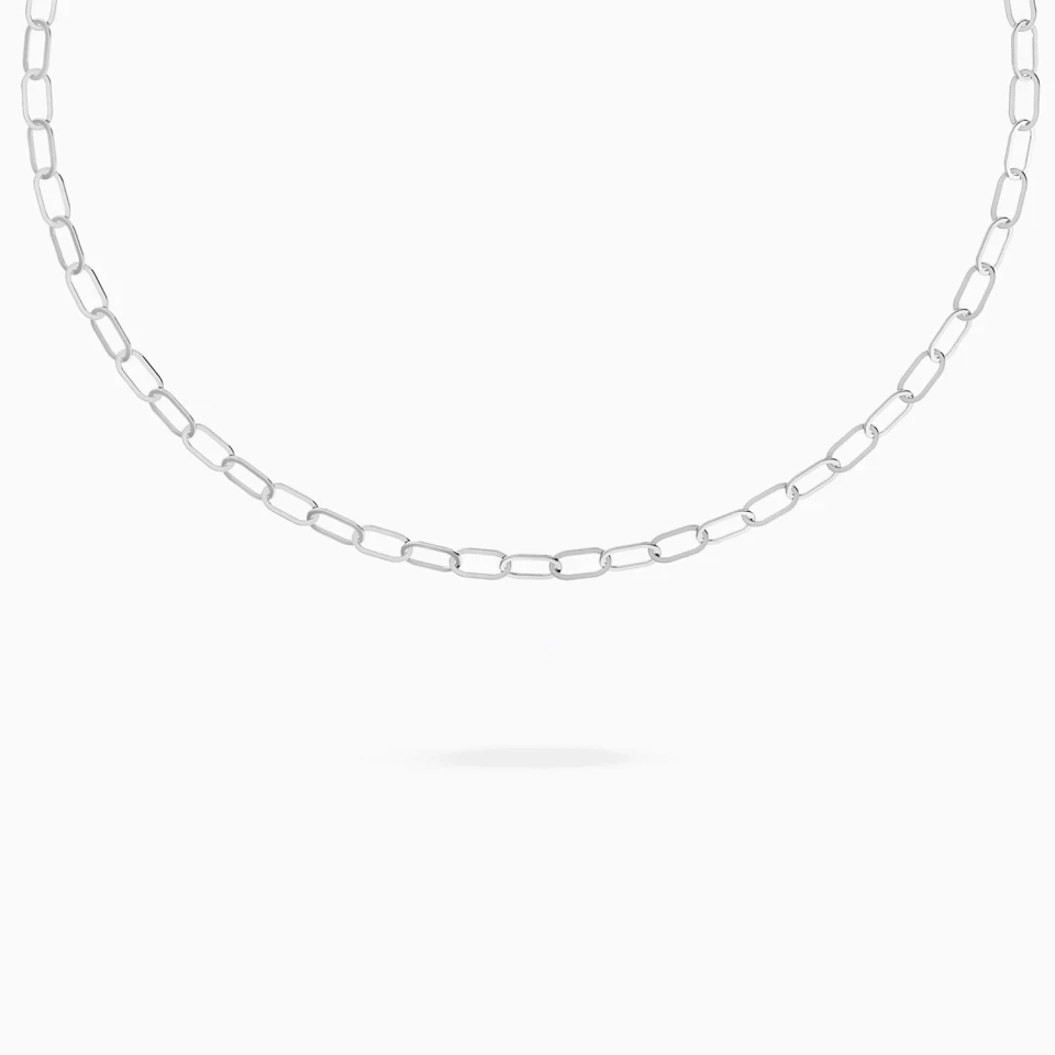 Elongated Paperclip Links Necklace in Silver Elongated Paperclip Links Necklace in Silver