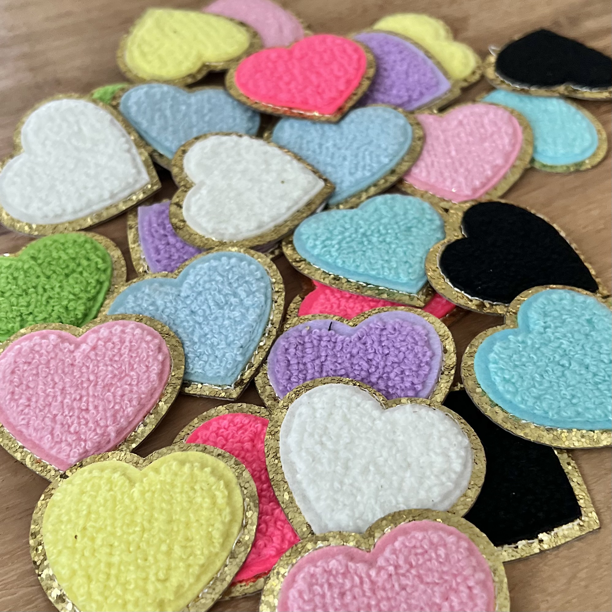 CHENILLE SMALL GLITTER HEART PATCH