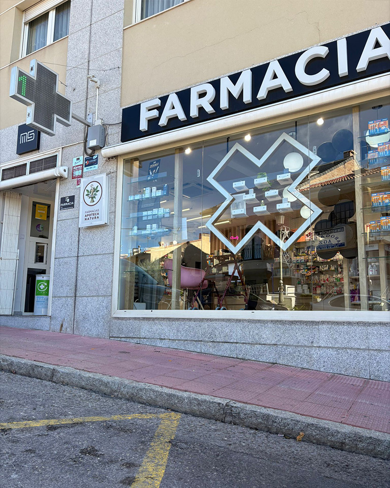 Exterior de la Farmacia M5 en Alpedrete, Madrid