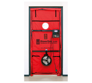 Echipamentele Blower Door destinat masurarii gradului de etansare al cladirilor si pentru localizarea infiltratiilor sau a scurgerilor de aer prin anvelopa cladirii. Echipamentele Blower Door destinat masurarii gradului de etansare al cladirilor si pentru localizarea infiltratiilor sau a scurgerilor de aer prin anvelopa cladirii.