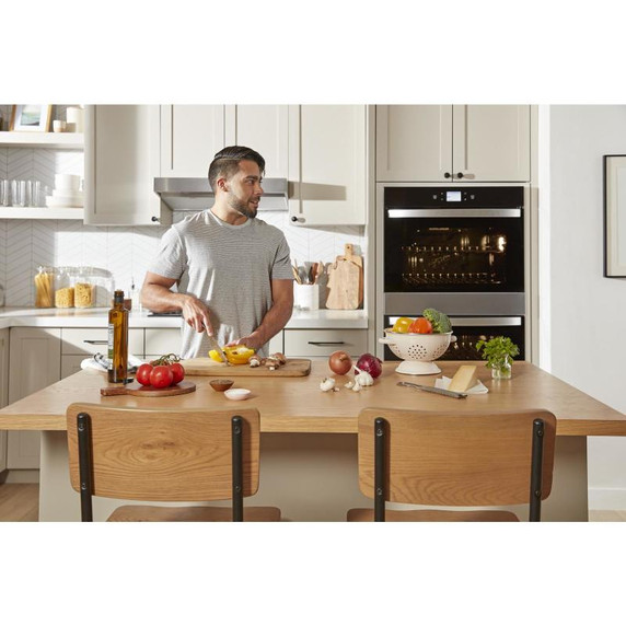 Whirlpool® 5.0 Cu. Ft. Single Wall Oven with Air Fry When Connected WOES5030LW