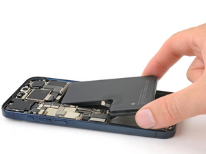iPhone 15 Pro Max Battery Replacement Service | 30 Mins