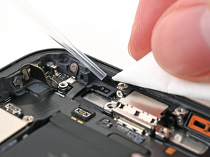 iPhone 16e Charge Port Cleaning Service | 30 Mins