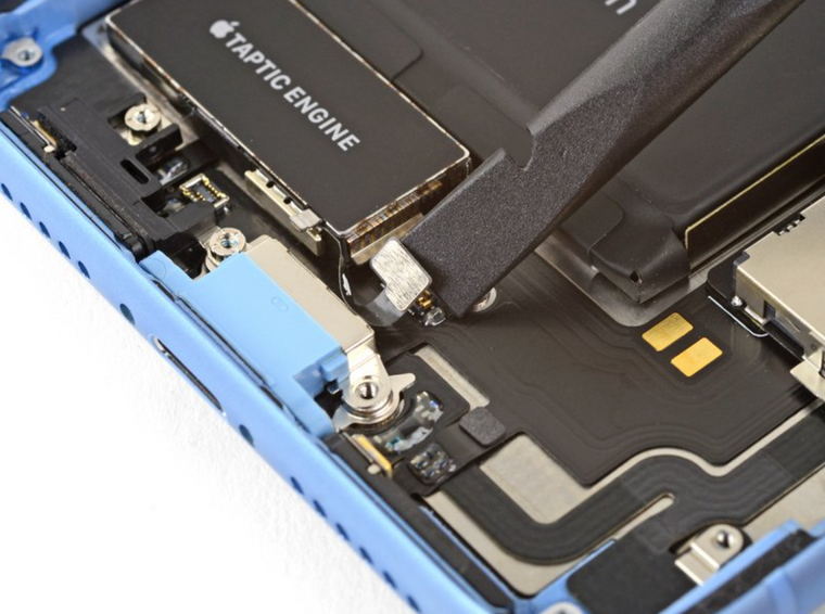 iPhone XR Charge Port Cleaning Service | 30 Mins