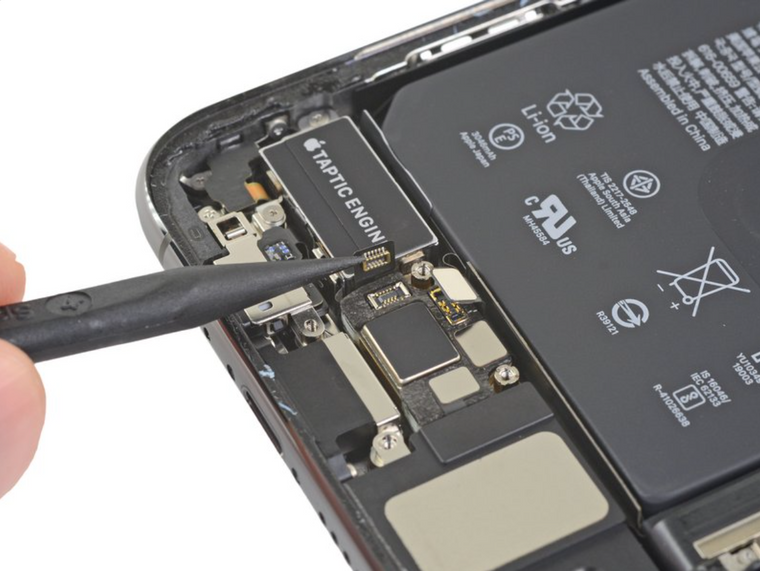 iPhone 11 Pro Charge Port Cleaning Service | 30 Mins