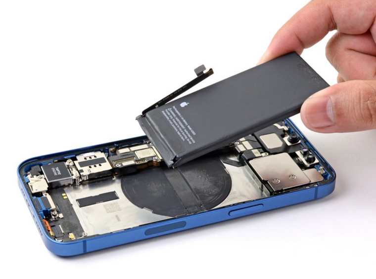iPhone 13 Battery Replacement Service | 30 Mins