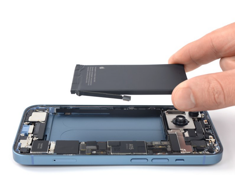 iPhone 14 Battery Replacement Service | 30 Mins