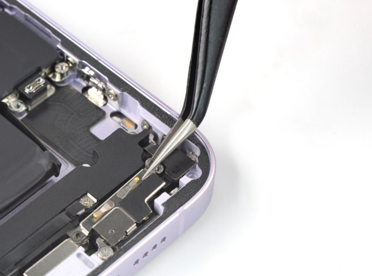 iPhone 14 Plus Charge Port Cleaning Service | 30 Mins