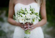 What Should Brides Look For In Wedding Flower Packages?