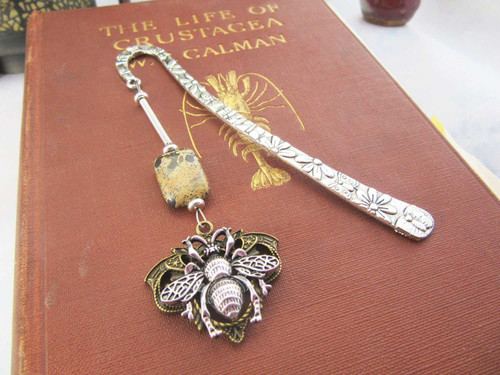 Honey bee bookmark