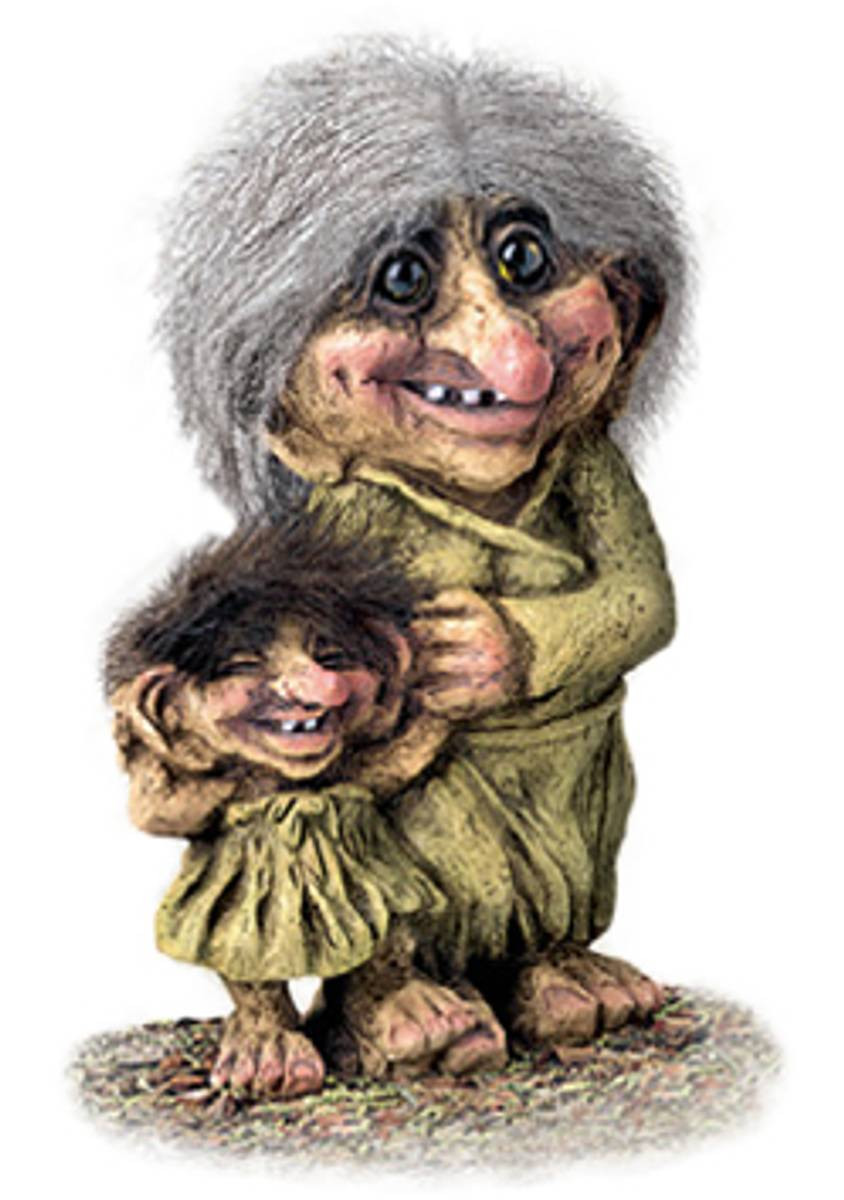 NyForm Troll Woman with Little Girl #266 | Lindenhaus Imports in