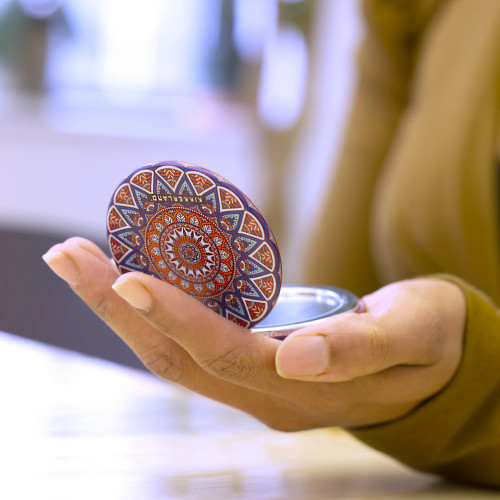 Available in 4 mesmerizing Mandala patterns. Mirrors are stainless high polish unbreakable steel with faux leather cover. Available in 4 mesmerizing Mandala patterns. Mirrors are stainless high polish unbreakable steel with faux leather cover.