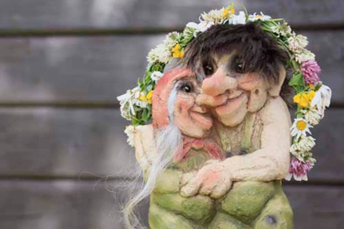 NyForm Happy Couple Trolls