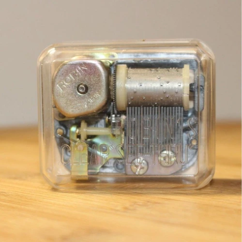 Vintage Robin's Wind-up Music Box Collectible Set