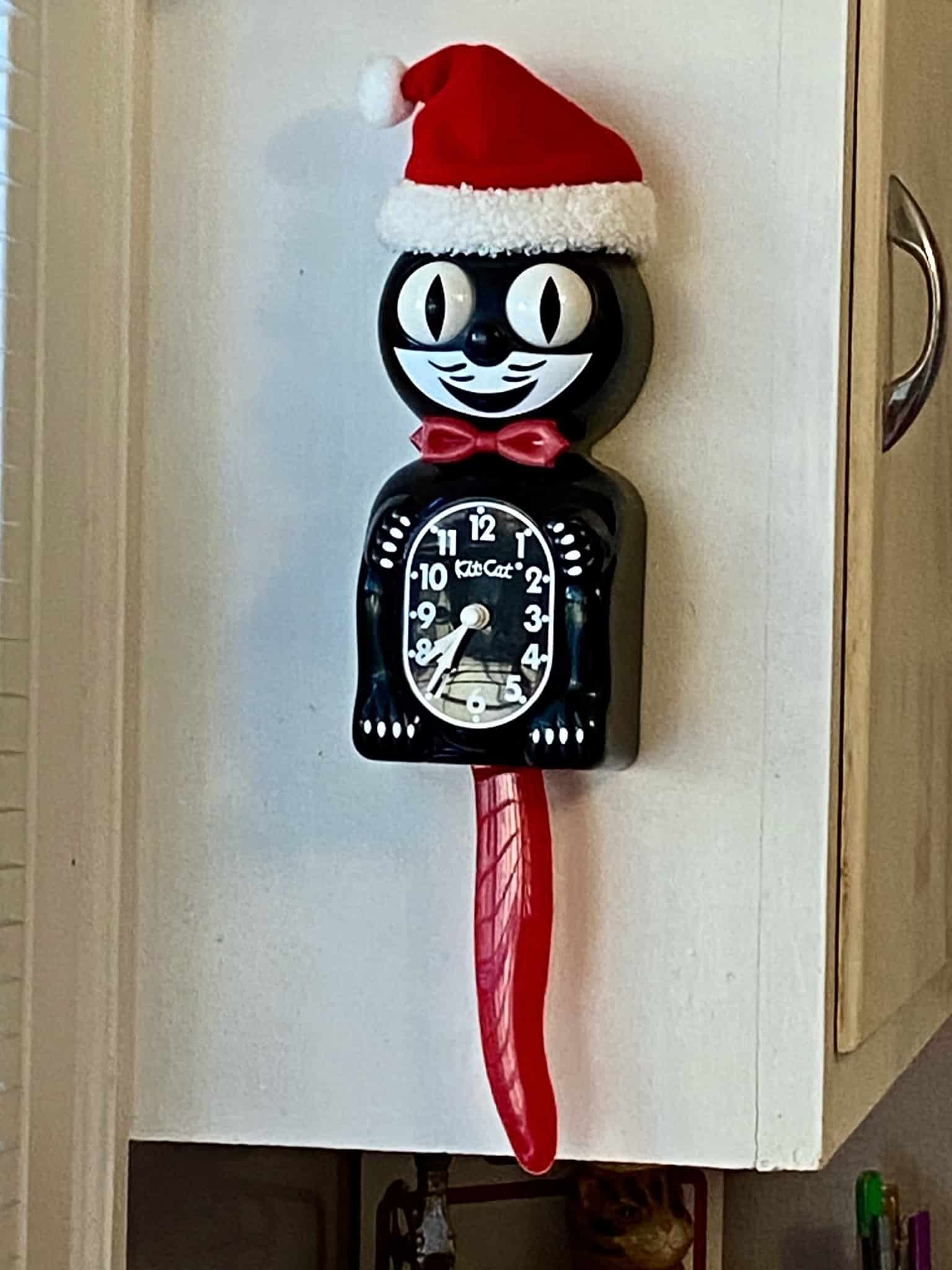【neko】SANTASTIC! キャップ、ステッカーセット Santa's Hat Accessory for The Original Kit-Cat Klock® | Lindenhaus