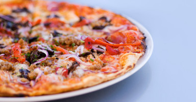 How Pizza Presses Improve Crust Texture Across Pizza Styles