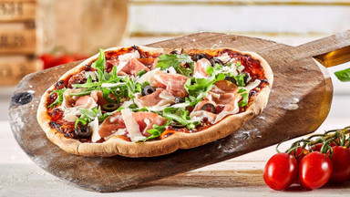 Thin Crust To Deep Dish: Guide To the Perfect Pizza Crusts Thin Crust To Deep Dish: Guide To the Perfect Pizza Crusts