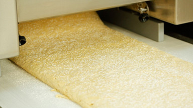 The Differences Between a Dough Sheeter and a Dough Roller - Pro Restaurant  Equipment