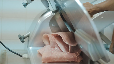 5 Essential Safety Guidelines When Using a Meat Slicer - Pro Restaurant  Equipment