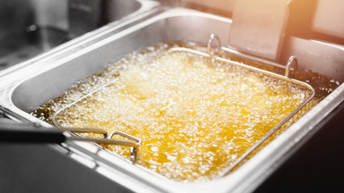 How To Stay Safe When Working With a Deep Fryer How To Stay Safe When Working With a Deep Fryer