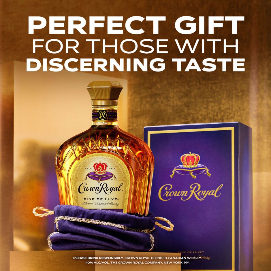Crown Royal Canadian Deluxe with Glasses