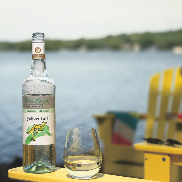 Yellow Tail Pure Bright Pinot Grigio - 1.5 L - 1.5L - Glass