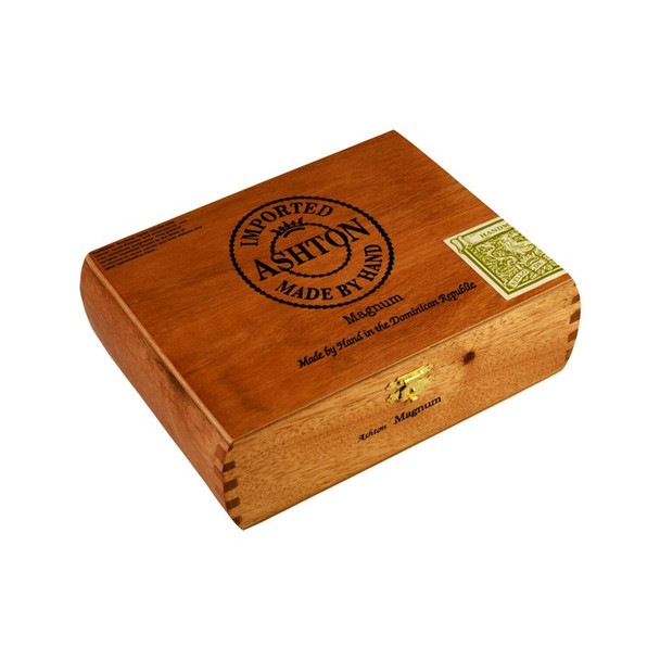 Ashton Classic Connecticut Magnum - Box