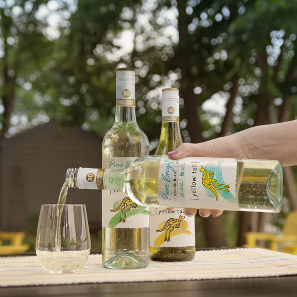 Yellow Tail Pure Bright Sauvignon Blanc - 1.5 L - 1.5L - Glass