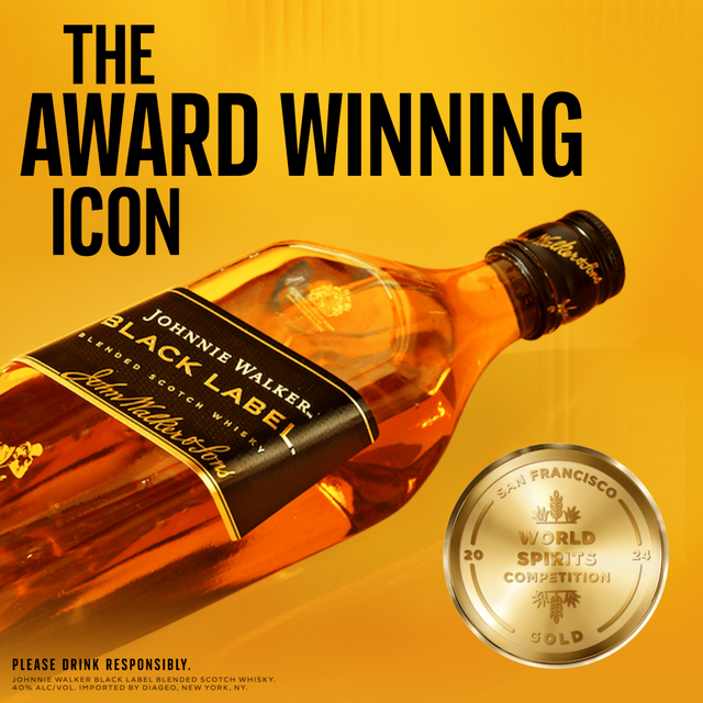 Johnnie Walker Black Label with Four 50mls Green Label, Gold
