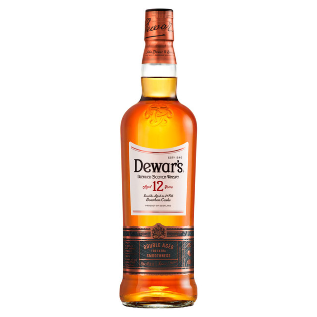Dewar's        JOHNNIE  WAＬKER Johnnie Walker vs. Dewar's Scotch Explained: The Differences
