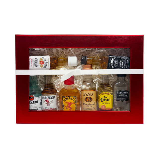 Crown Royal Deluxe Canadian Whisky with Flask