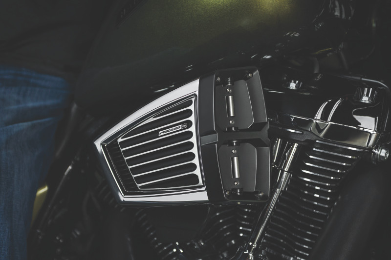 Kuryakyn #9369 - Classic Faceplate Hypercharger ES Black & Chrome