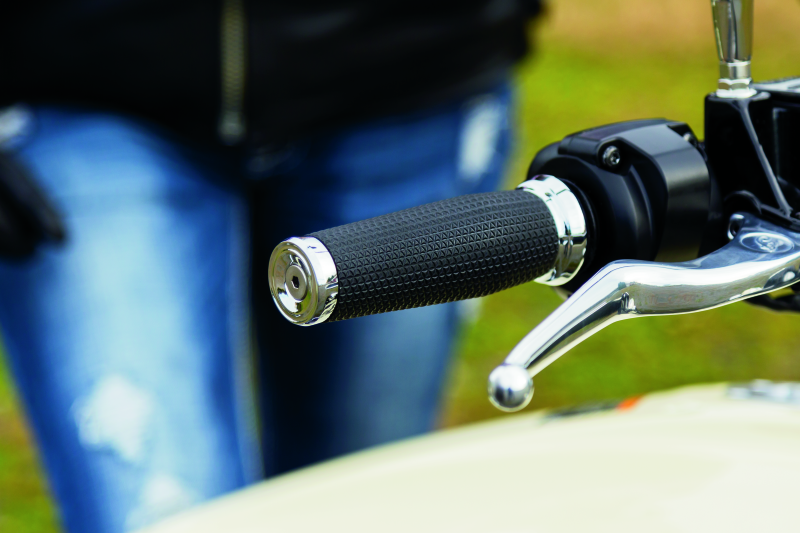 Kuryakyn #5950 - Thresher Grips Universal 7/8inch Chrome