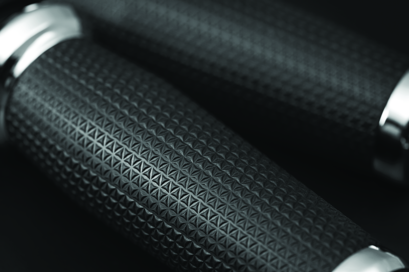 Kuryakyn #5940 - Thresher Grips Dual Cable Chrome