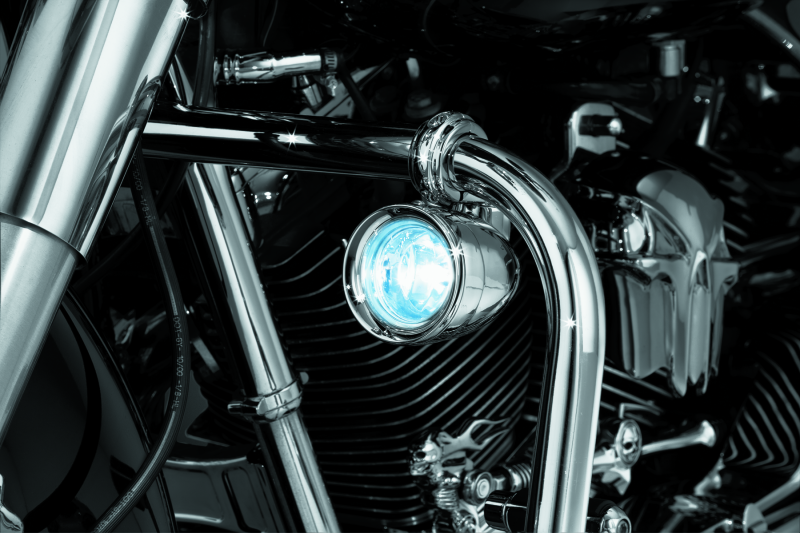 Kuryakyn #5019 - Engine Guard Mounted Drive Light