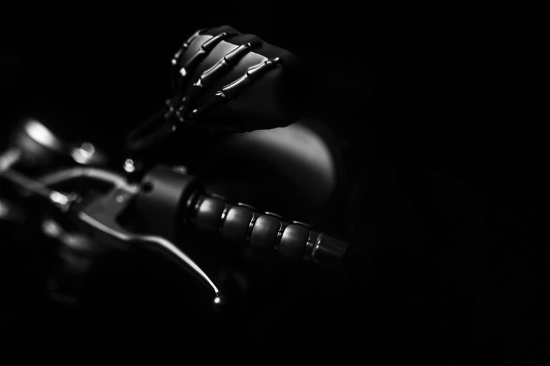 Kuryakyn #1758 - Skeleton Hand Mirrors Black/Black