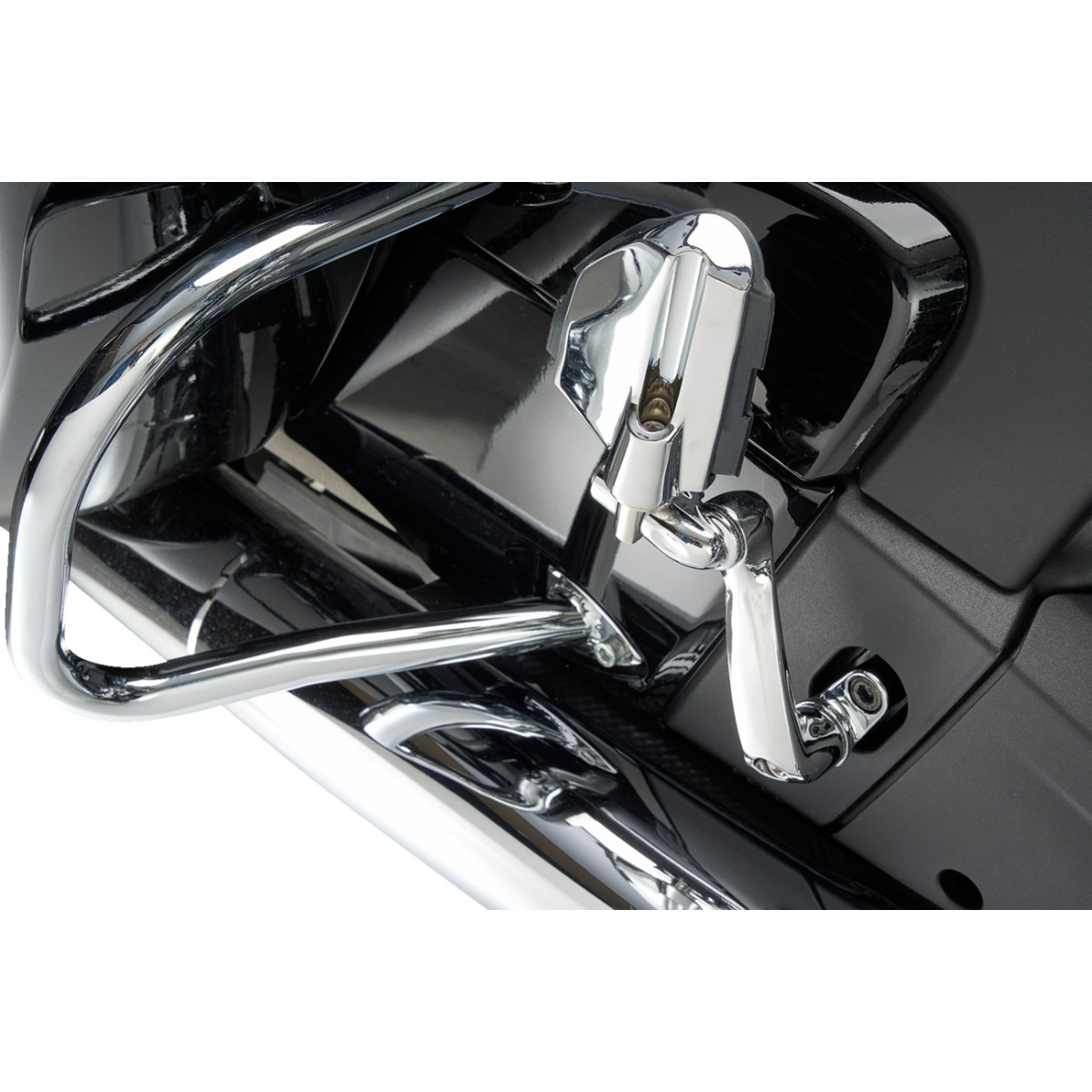 Ciro #6R200 - Adjustable RydeCulture™ Charles Chapa Peg Mounts - Passenger - Chrome - Indian