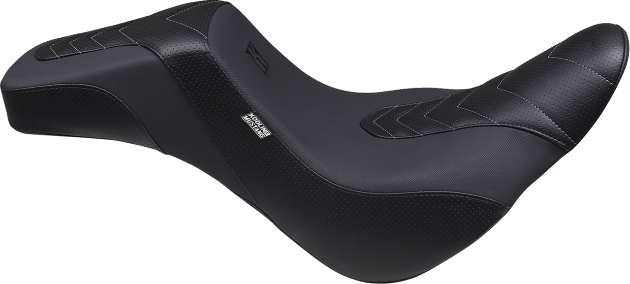 Mustang Signature Series Squareback - Griper Vinyl - Chevron - Gunmetal Stitch - Softail '18-'24