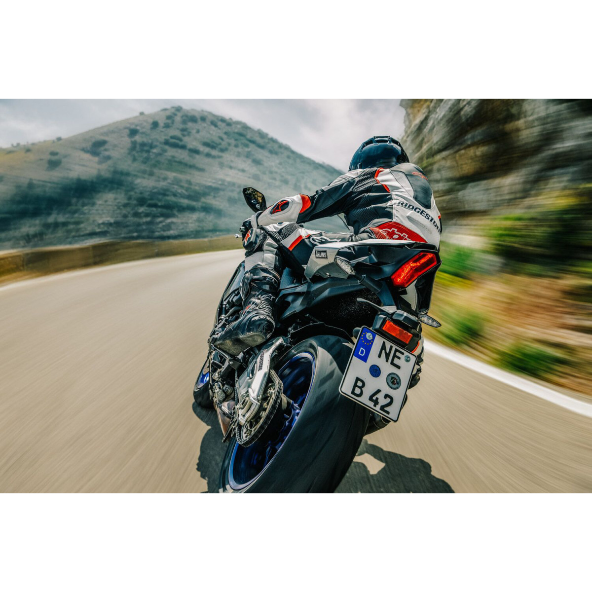 Bridgestone #11624 - Tire - Battlax S22 Hypersport - Rear - 150/60R17 - 66H