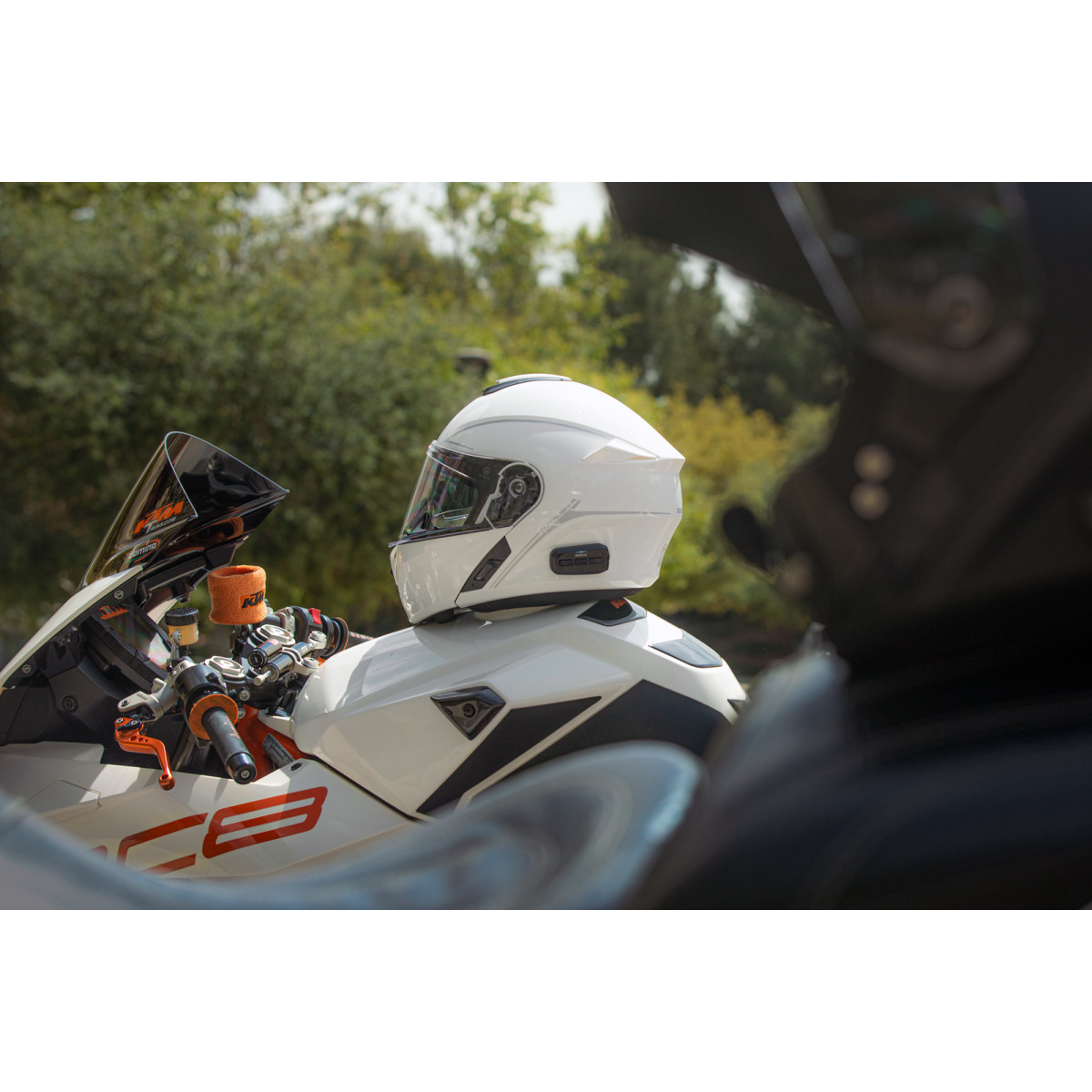 Sena #OUTRUSHR-GWXXL3 - Outrush R Helmet - White - 2XL