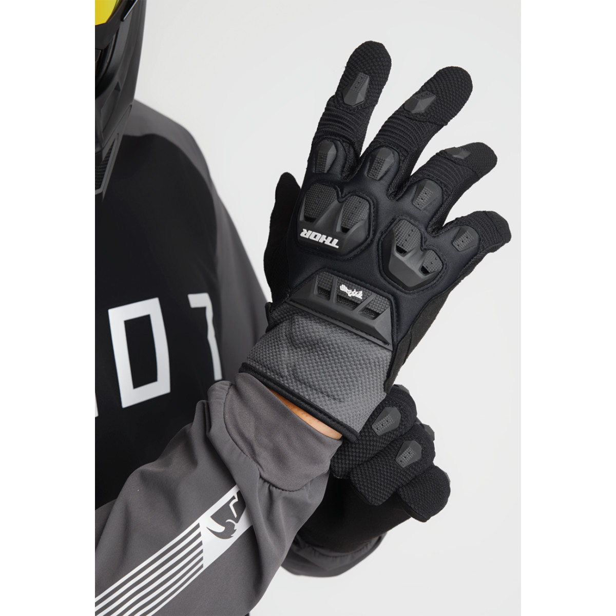 Thor - Terrain Gloves - Black/Charcoal - Small