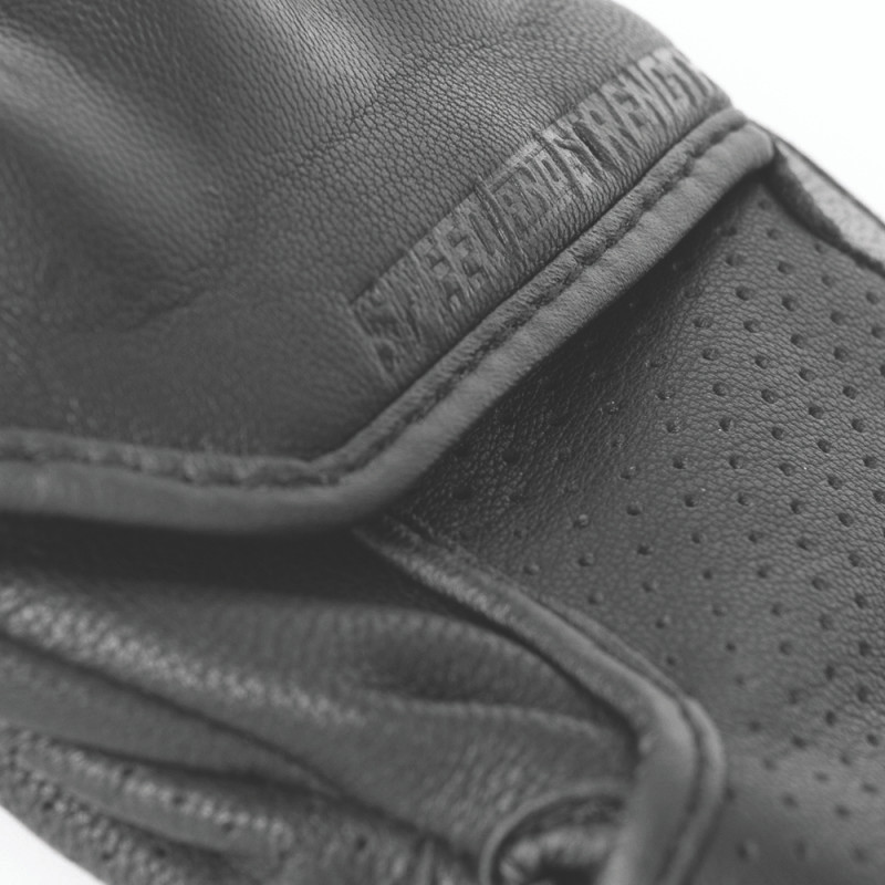 Speed and Strength Twist of Fate Leather Gloves Black/Red - Small - #892320