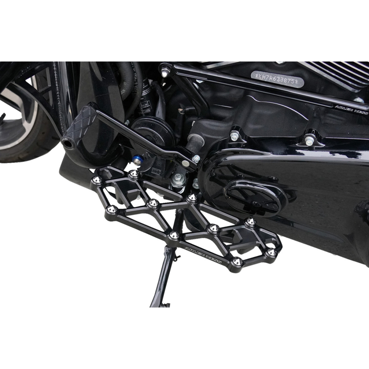 Arlen Ness #410-053 - Diamond Floorboards - Driver - Black