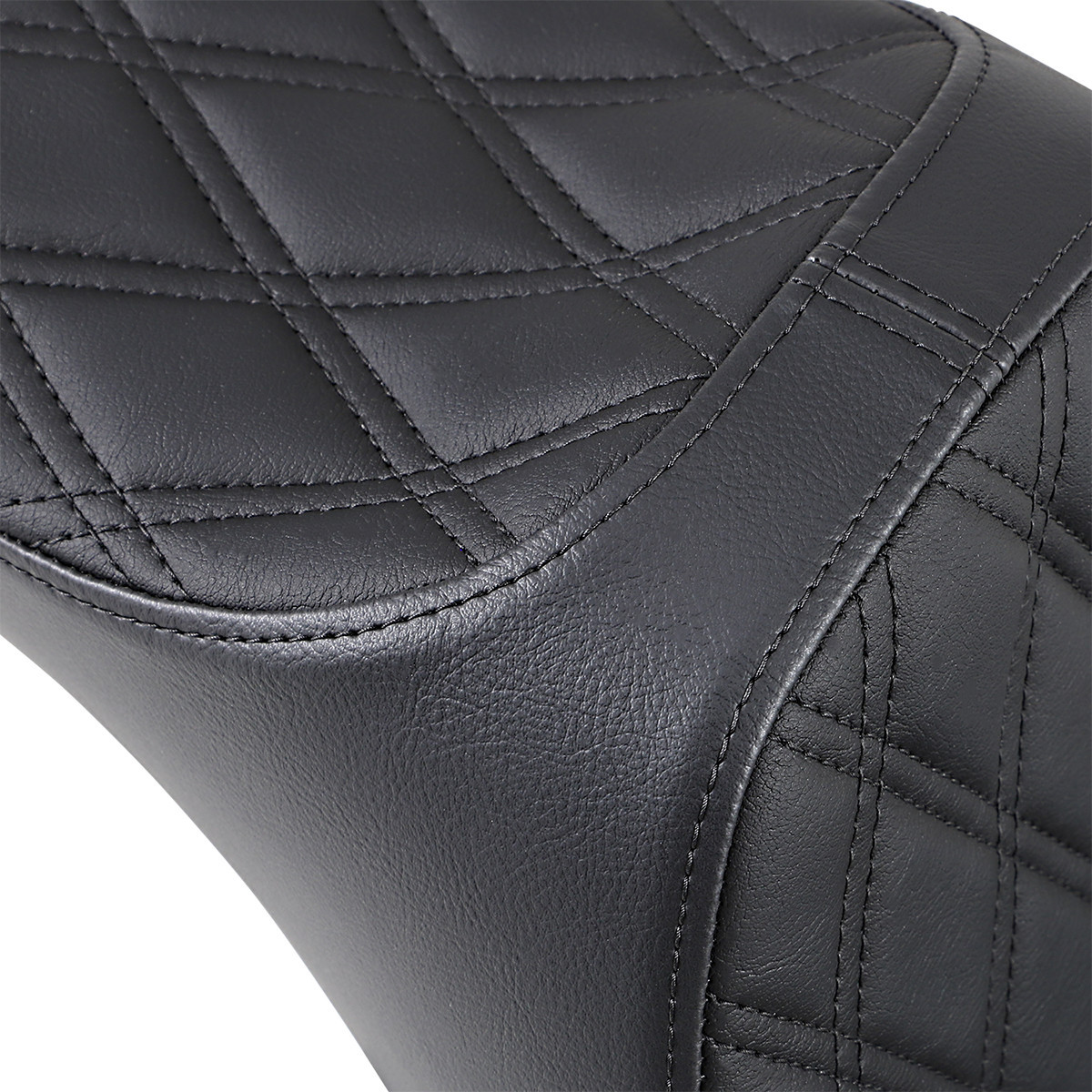 Drag Specialties Seats - Predator III Seat - Double Diamond - Black Stitching - FL/FX '18-'23