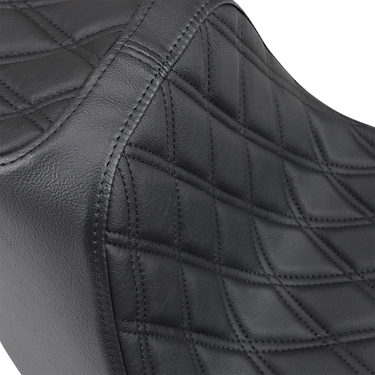 Drag Specialties Seats - Predator III Seat - Double Diamond - Black Stitching - FXBR/S '18-'20